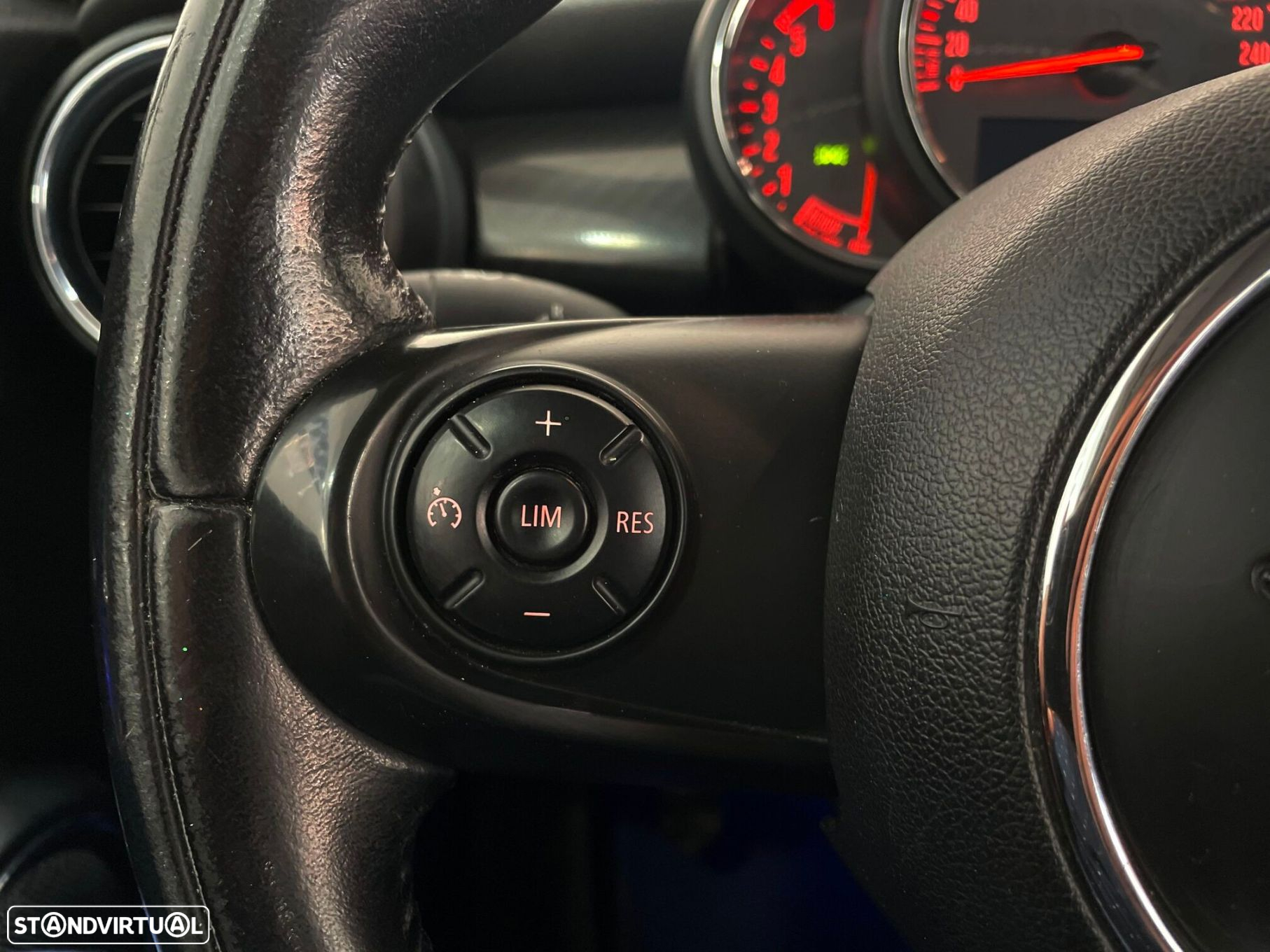 MINI 3 Portas Cooper D - 32