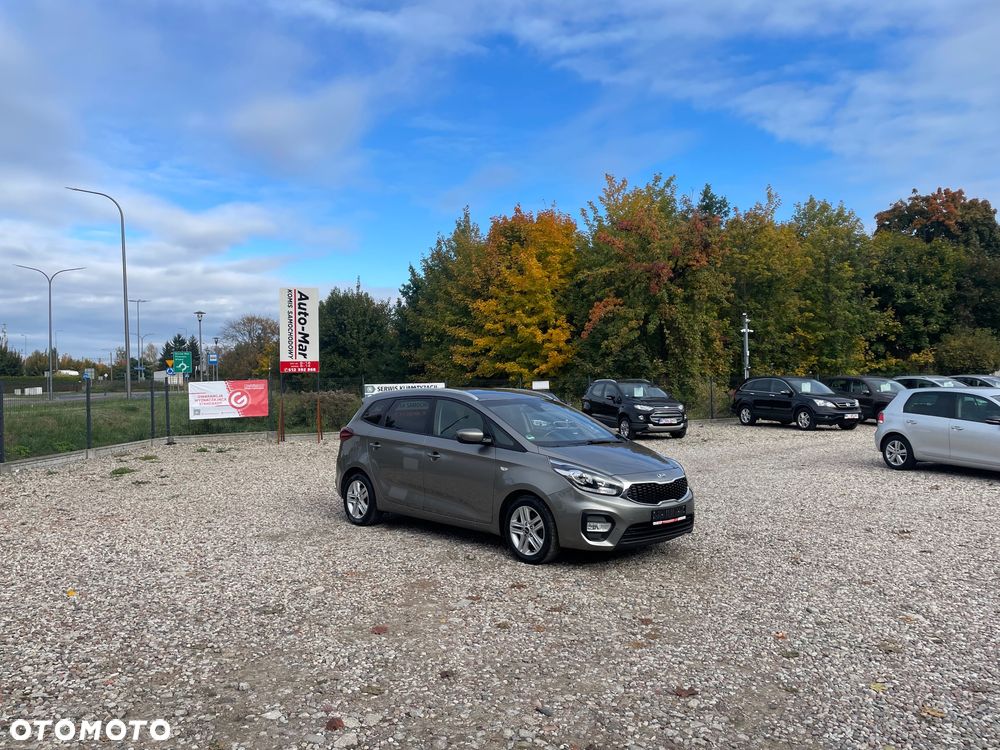 Kia Carens 1.7 CRDi 141 Dream Team Edition - 24