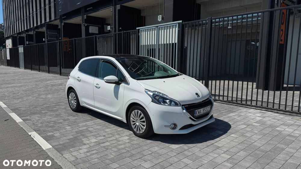 Peugeot 208 - 32