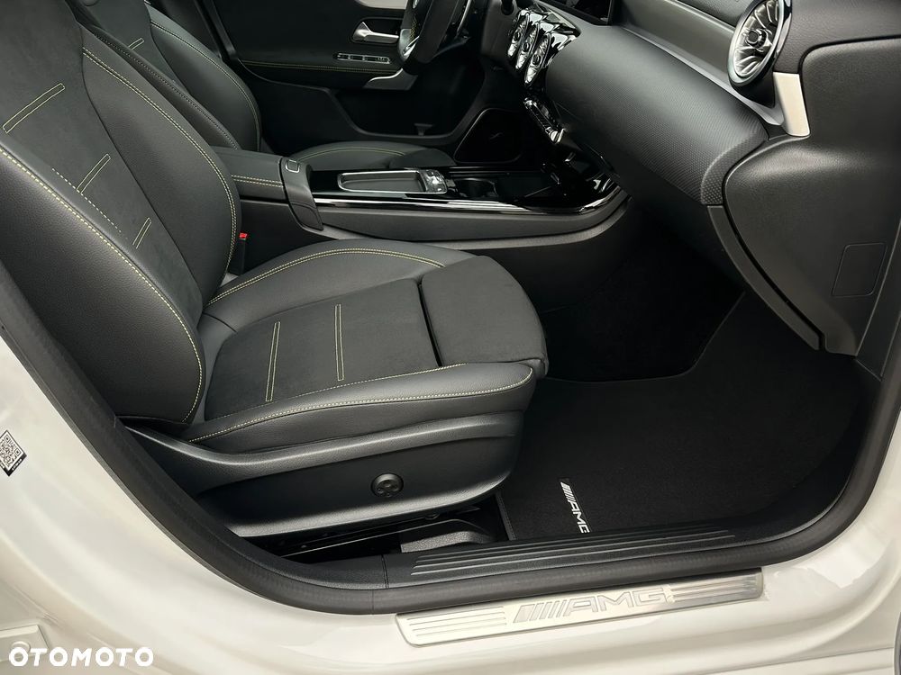 Mercedes-Benz Klasa A 45 S AMG 4-Matic 8G-DCT - 26