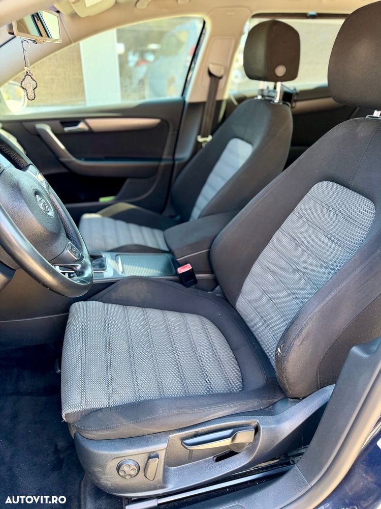 Volkswagen Passat 2.0 TDI Blue TDI Highline - 9