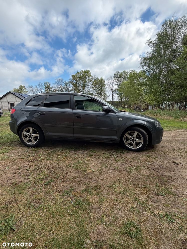 Audi A3 Sportback 1.6 FSI Ambiente - 5