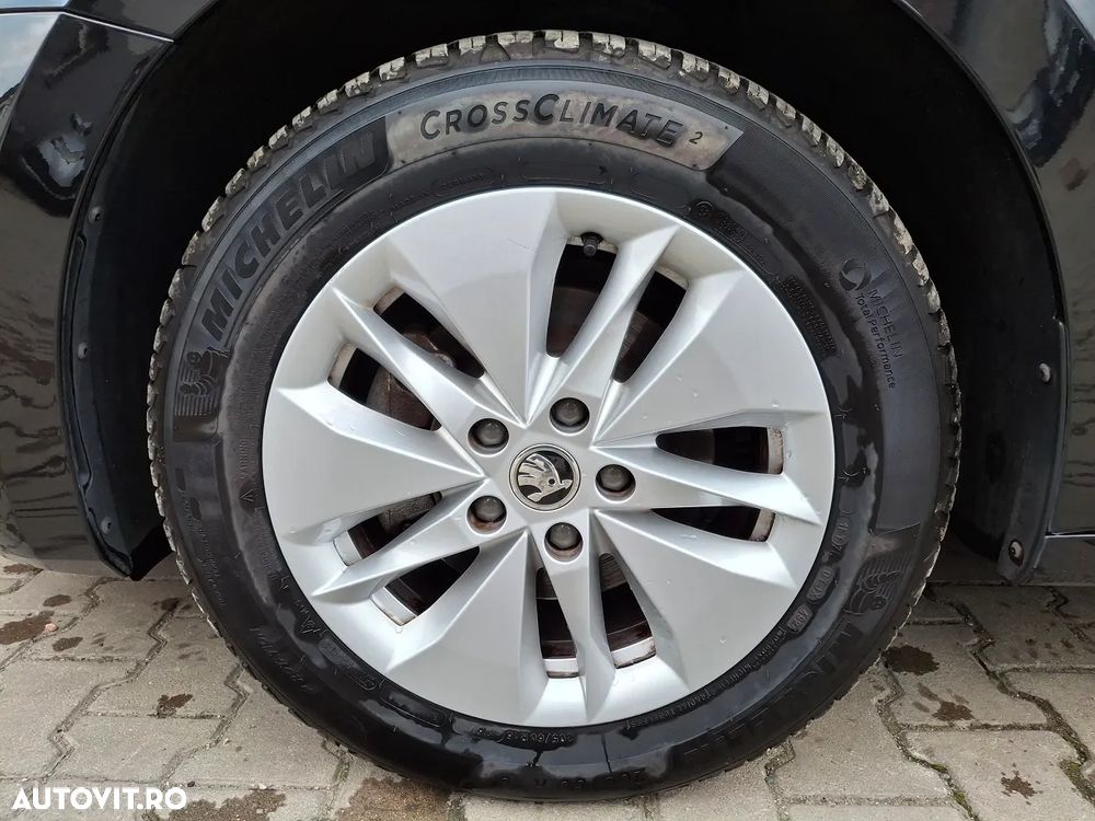 Skoda Octavia 2.0 TDI DSG Ambition - 25