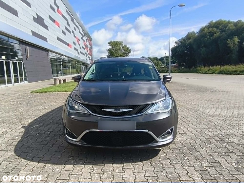 Chrysler Pacifica - 2