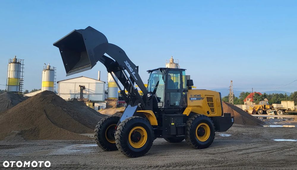 Fadroma Ładowarka kołowa XCMG XC938E - 4