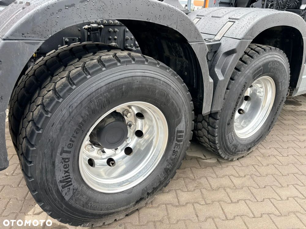 Volvo FH750 6x4 Euro 6, dwuobwodowa hydraulika - 34