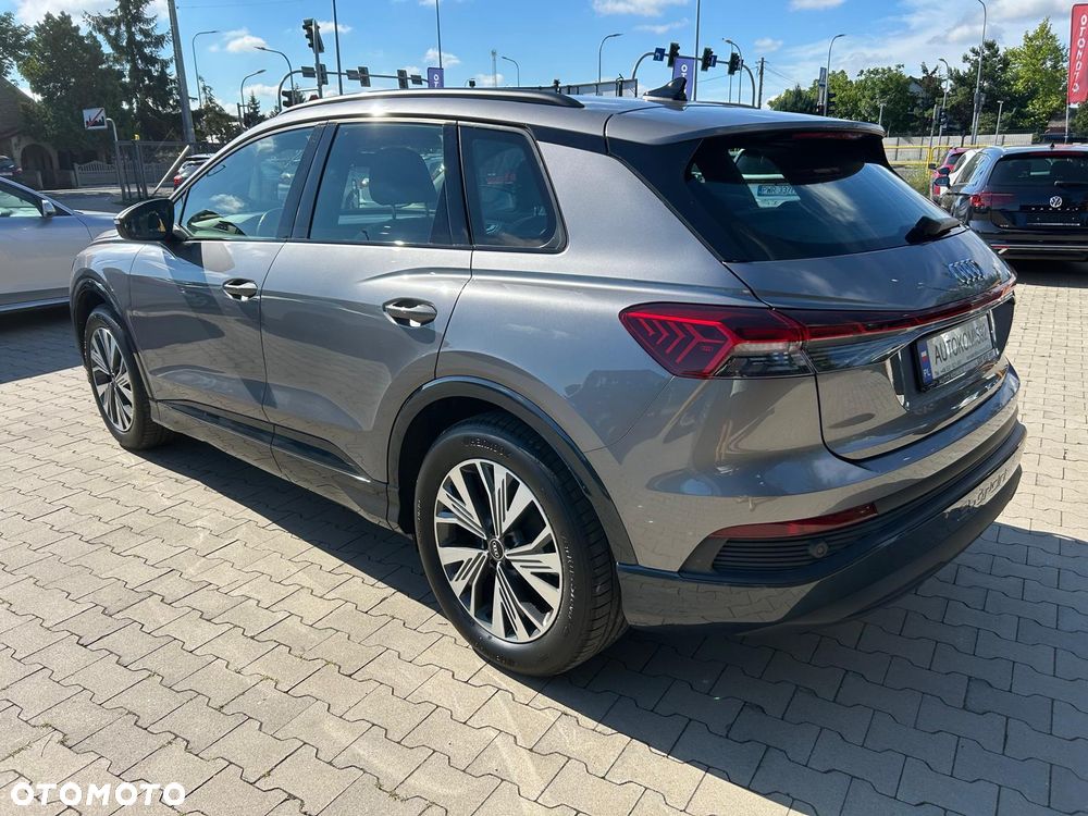 Audi Q4 e-tron - 9