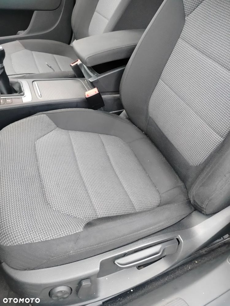Volkswagen Passat - 15