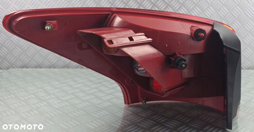 lampa prawy prawa tył tylna w błotnik PEUGEOT 407 KOMBI SW 2004-2008 EUROPA - 4