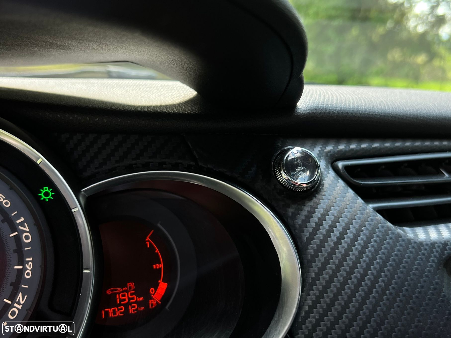 Citroën DS3 1.6 e-HDi So Chic - 29
