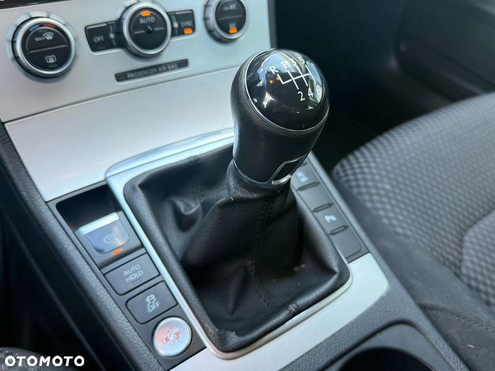 Volkswagen Passat 1.6 TDI Comfortline - 13