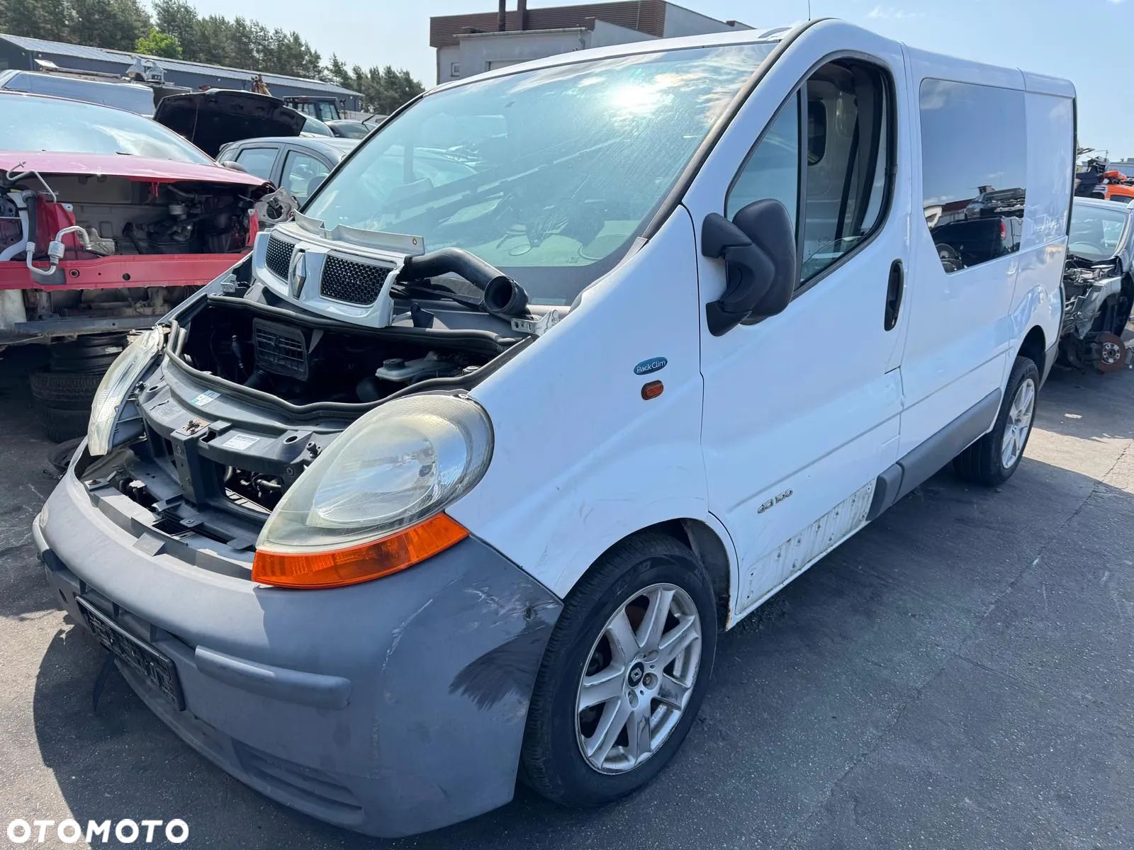 Renault Trafic 2005r 74KW 1.9 diesel Pojazd cały na części - 1