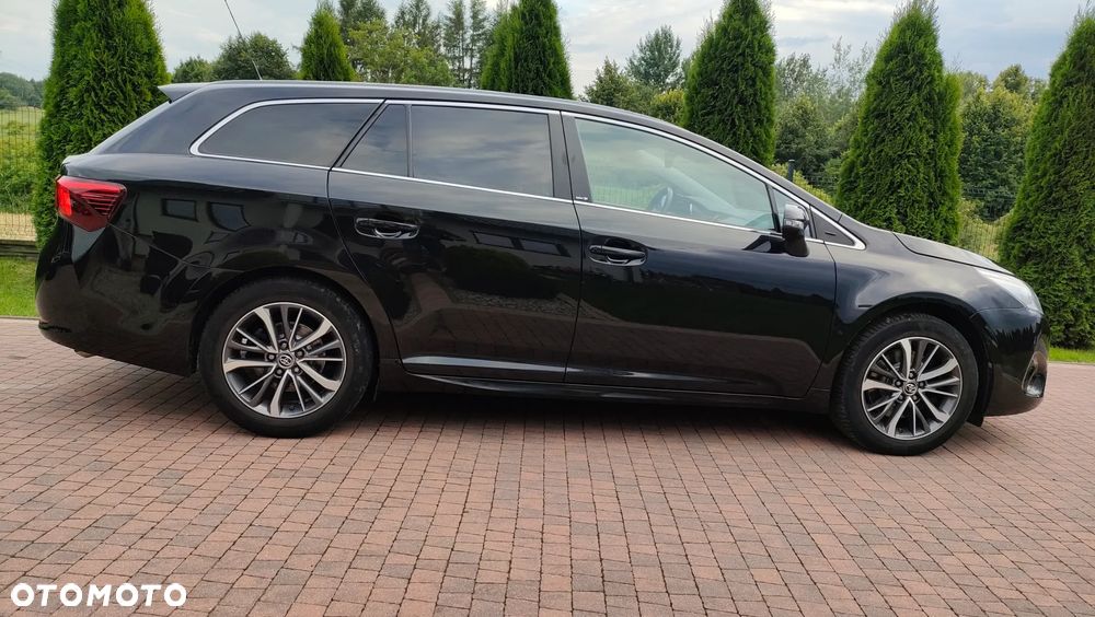 Toyota Avensis 2.0 D-4D Premium - 20
