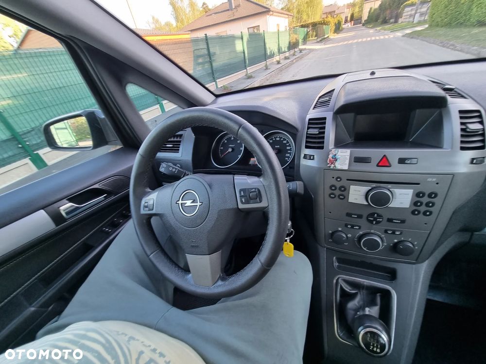 Opel Zafira 1.9 CDTI Cosmo - 8