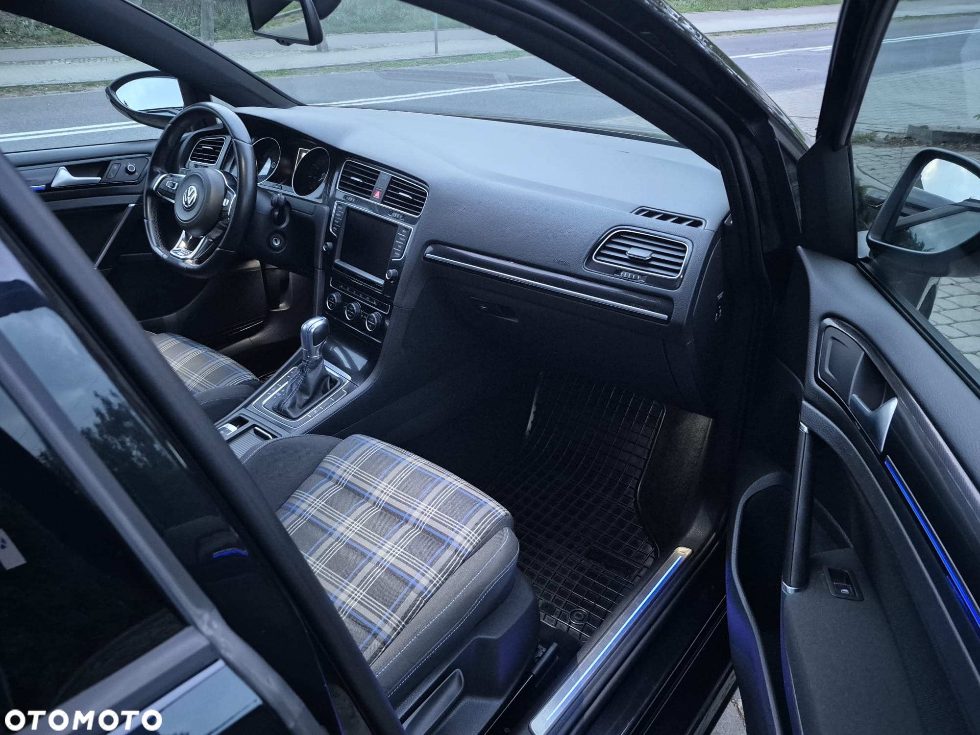 Volkswagen Golf - 12