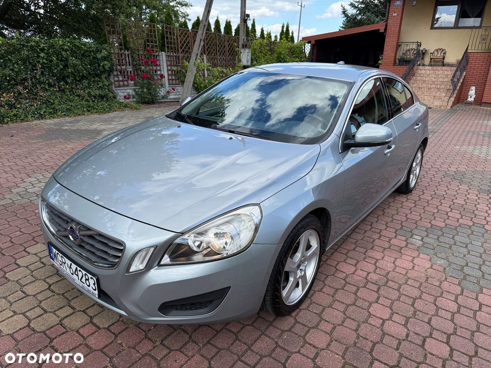 Volvo S60 D3 Momentum - 4