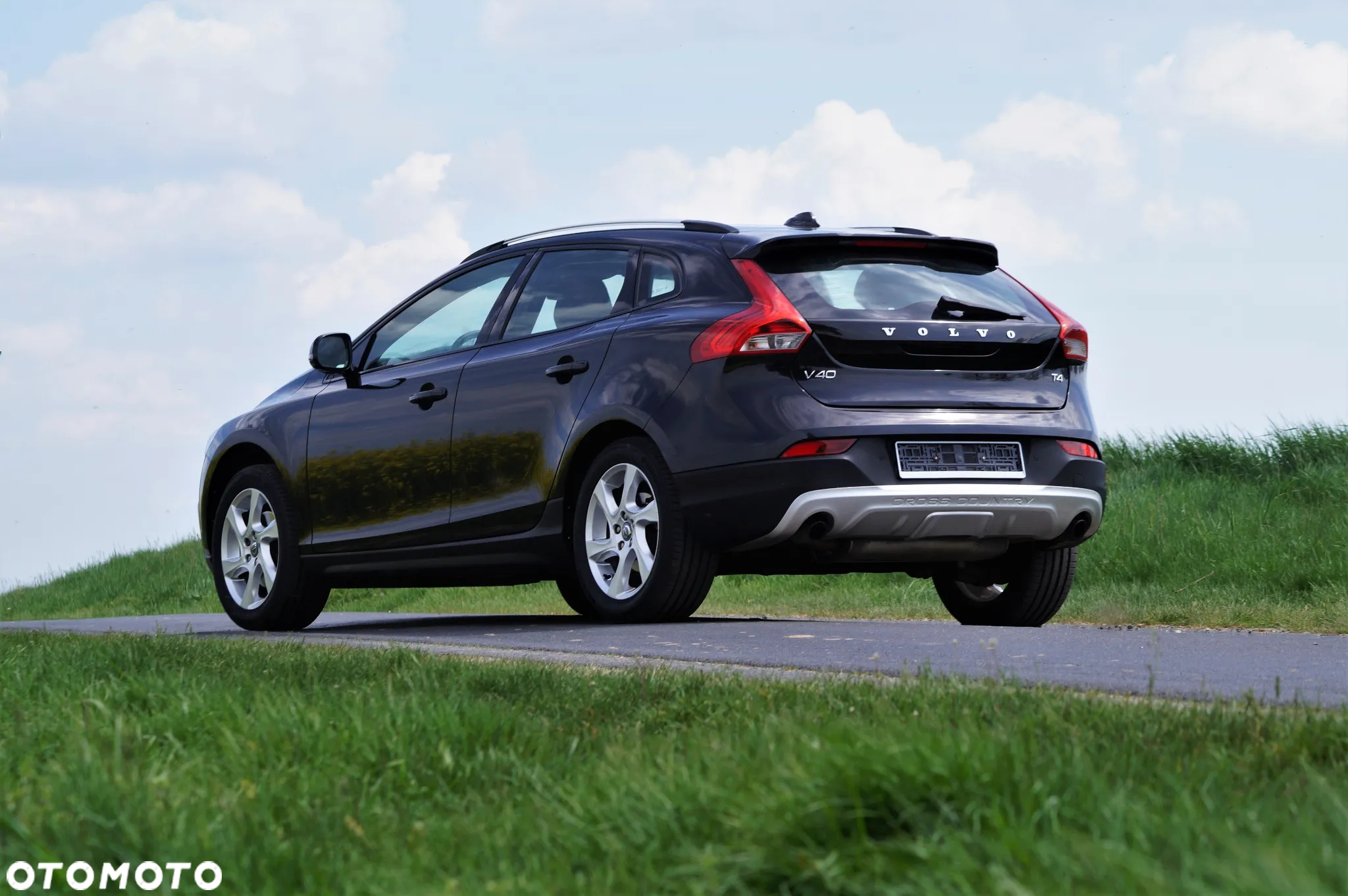 Volvo V40 Cross Country - 13