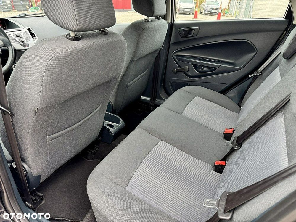 Ford Fiesta - 12
