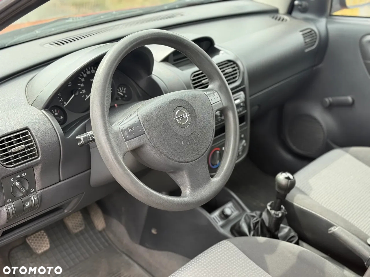 Opel Corsa 1.2 16V Essentia - 19
