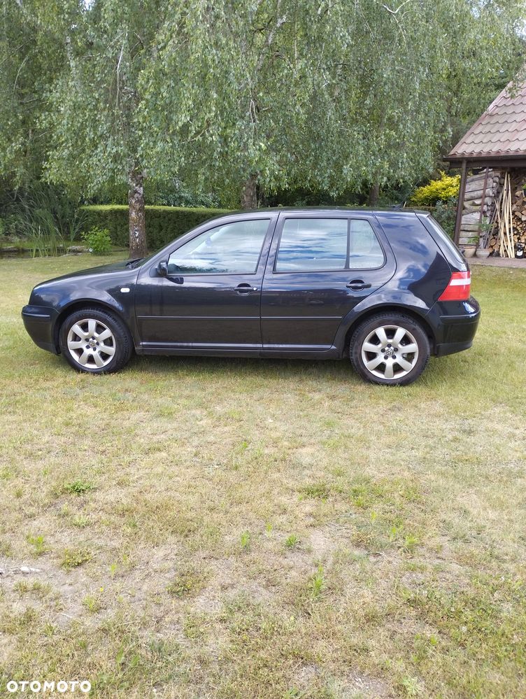 Volkswagen Golf - 6