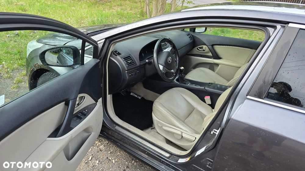 Toyota Avensis 2.0 D-4D Premium - 6