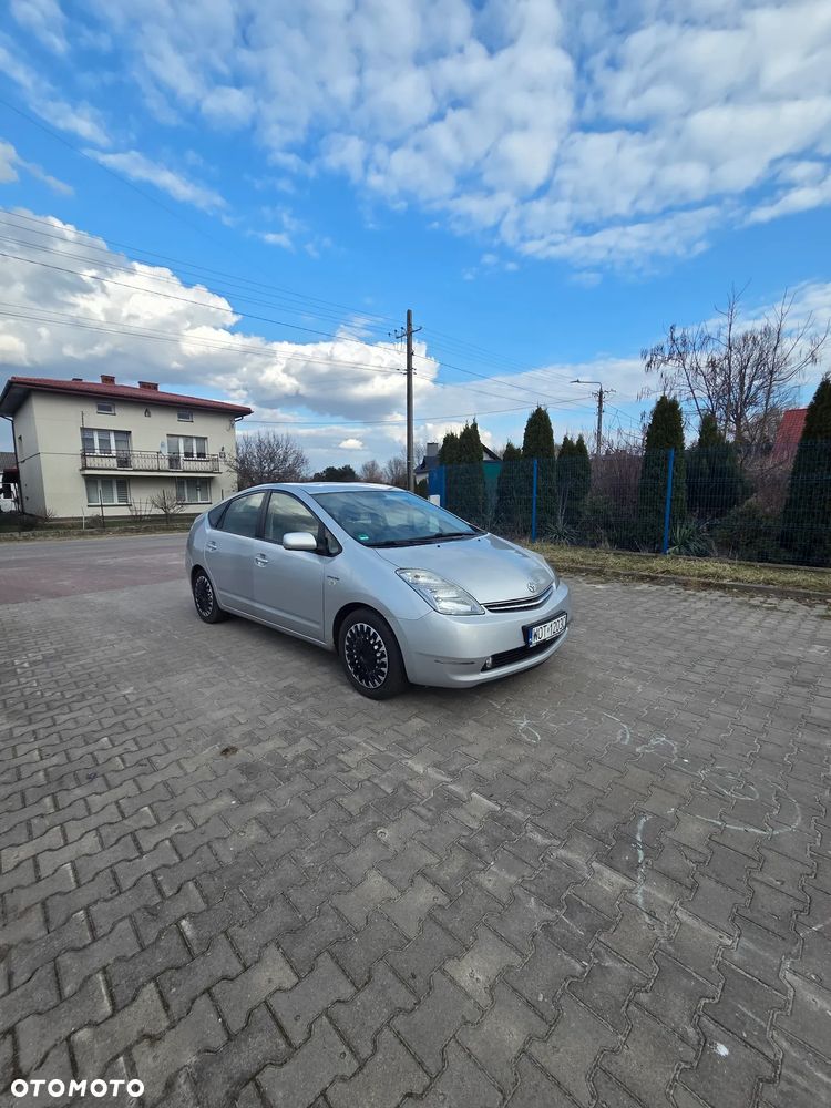 Toyota Prius 1.5 VVT-i Prestige - 1