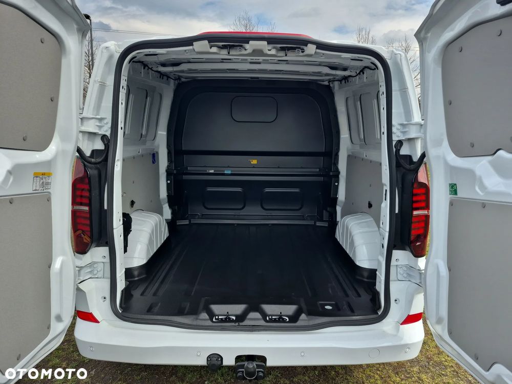 Volkswagen Transporter - 11