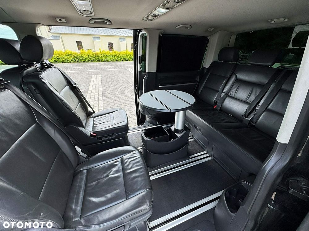 Volkswagen Multivan - 22