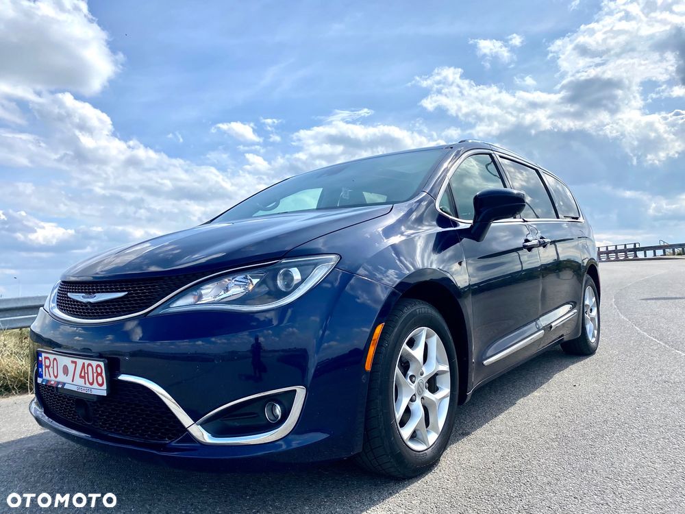 Chrysler Pacifica - 14