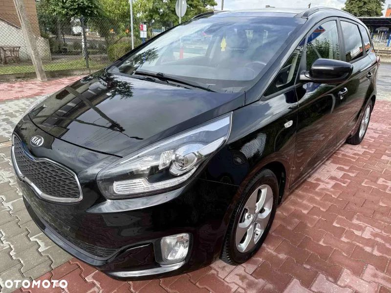 Kia Carens - 1