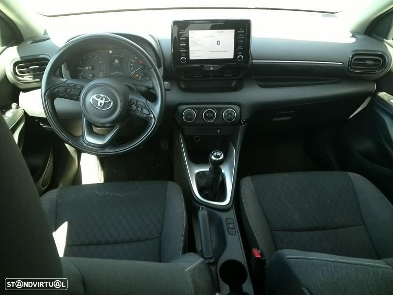 Toyota Yaris - 10