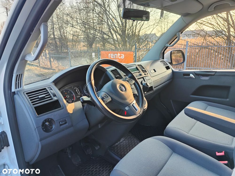 Volkswagen Caravelle - 13