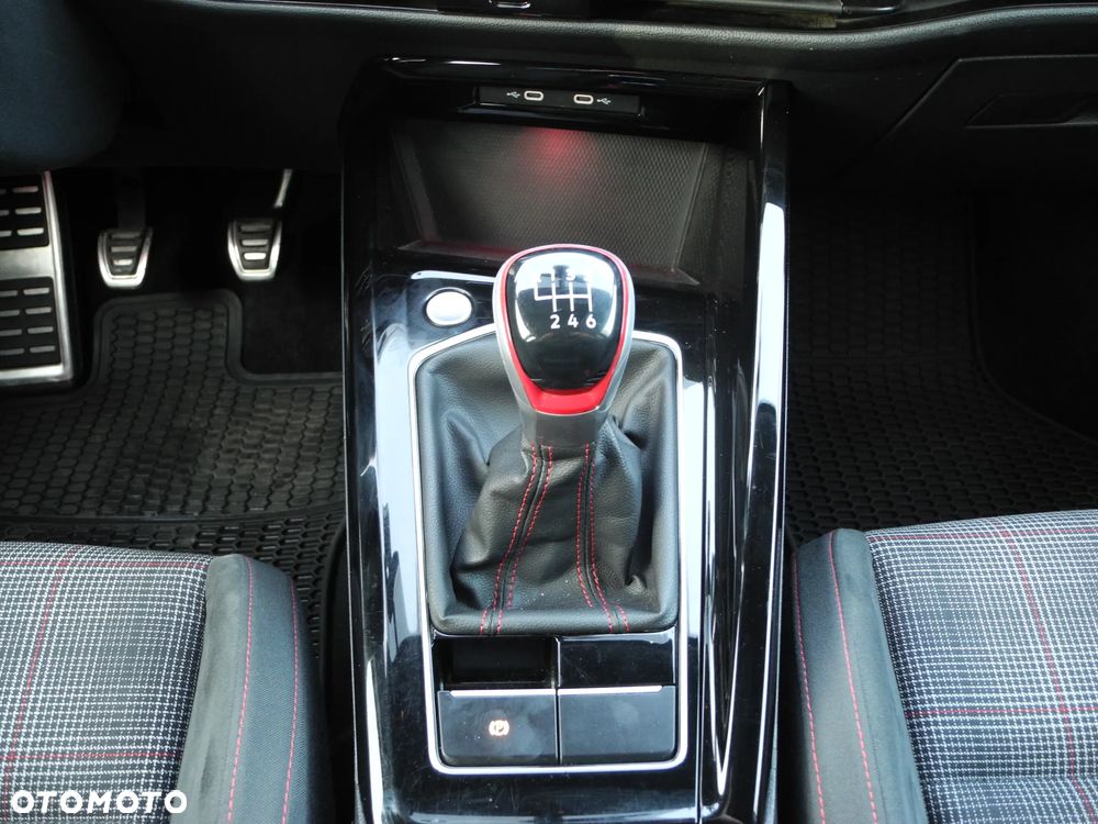 Volkswagen Golf - 15