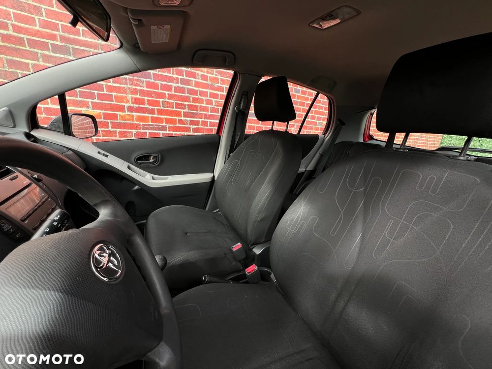 Toyota Yaris - 13