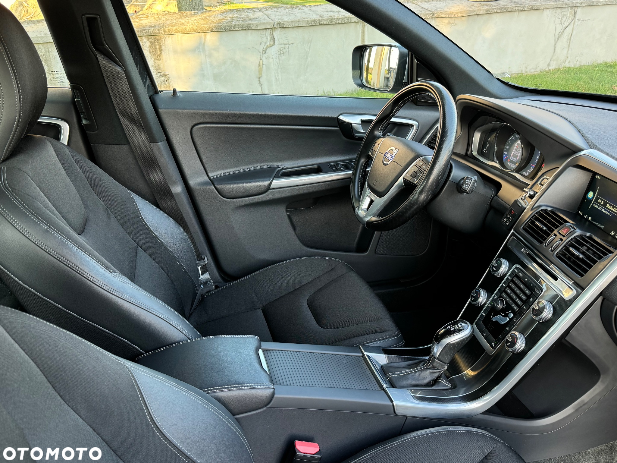 Volvo XC 60 D3 Drive-E R-Design Momentum - 35