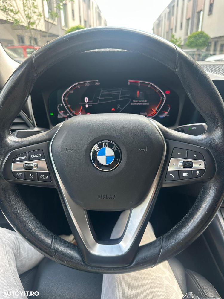 BMW Seria 3 318d Aut. - 12