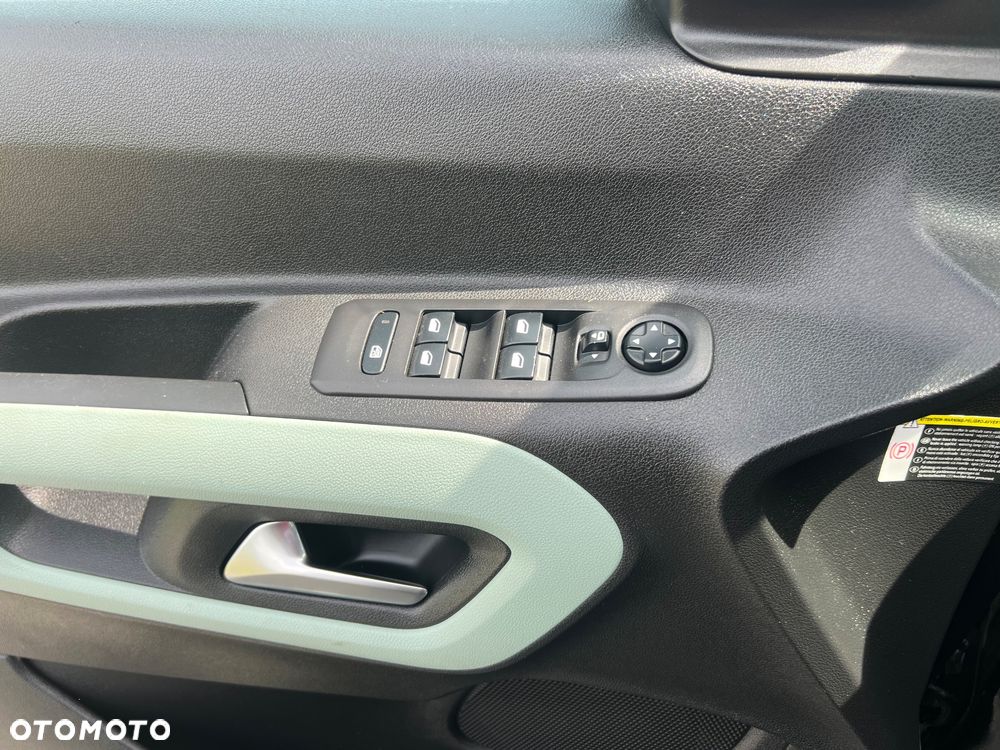 Citroën Berlingo XL 7-Sitzer BlueHDi 130 SHINE - 8