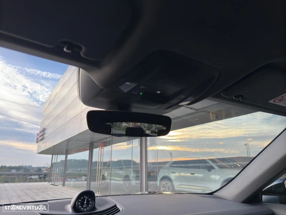 Porsche Taycan Sport Turismo Standard - 21