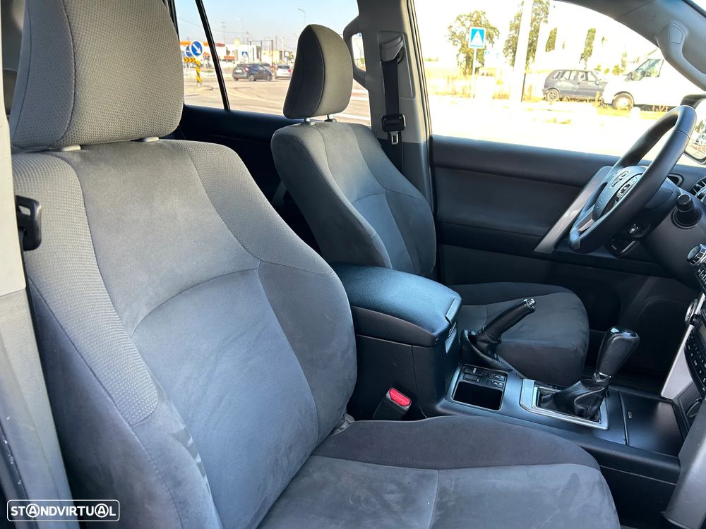 Toyota Land Cruiser - 27