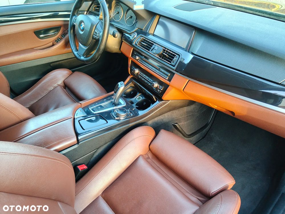 BMW Seria 5 525d xDrive Sport-Aut - 18