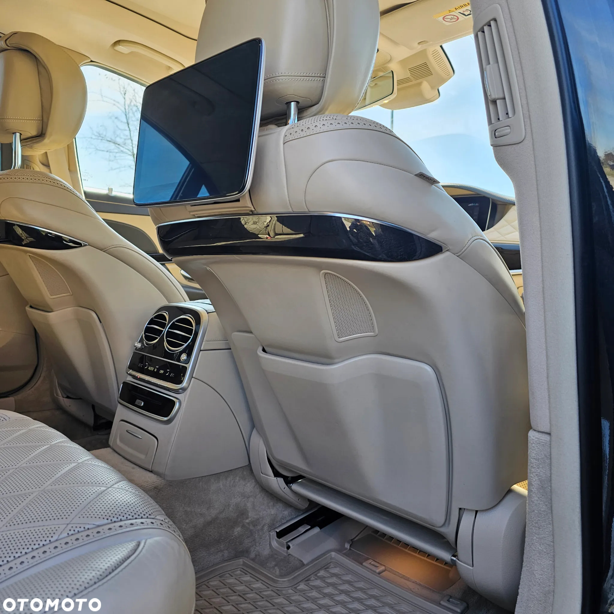 Mercedes-Benz Klasa S 560 4-Matic L 9G-TRONIC - 15