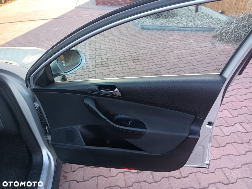 Volkswagen Passat 1.8 TSI Comfortline - 13
