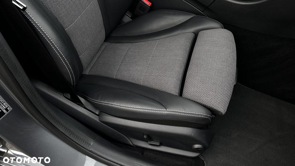 Mercedes-Benz Klasa C 220 d 9G-TRONIC - 24