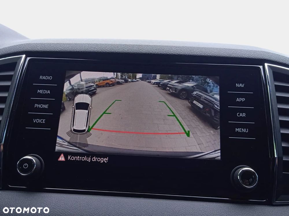 Skoda Karoq 1.5 TSI ACT 4x2 Style DSG - 28