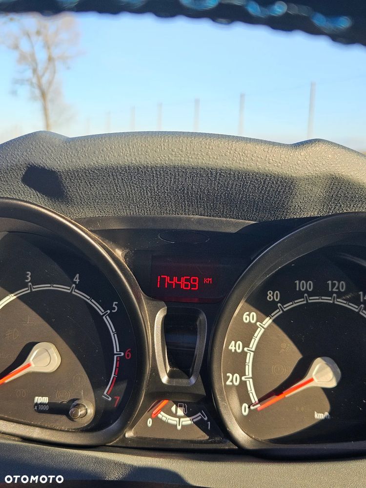 Ford Fiesta 1.6 Ti-VCT Sport - 16