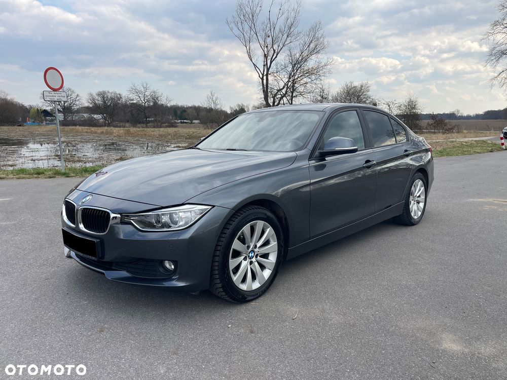 BMW Seria 3 320i - 1
