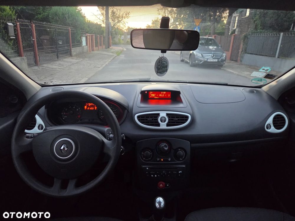 Renault Clio - 17