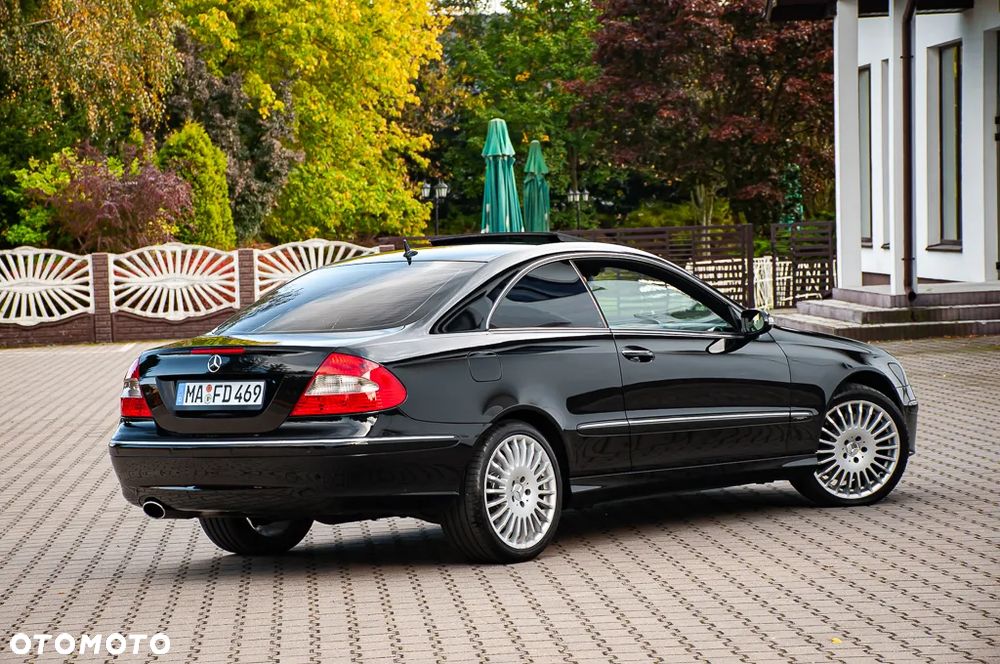 Mercedes-Benz CLK Coupe 350 7G-TRONIC Avantgarde - 3