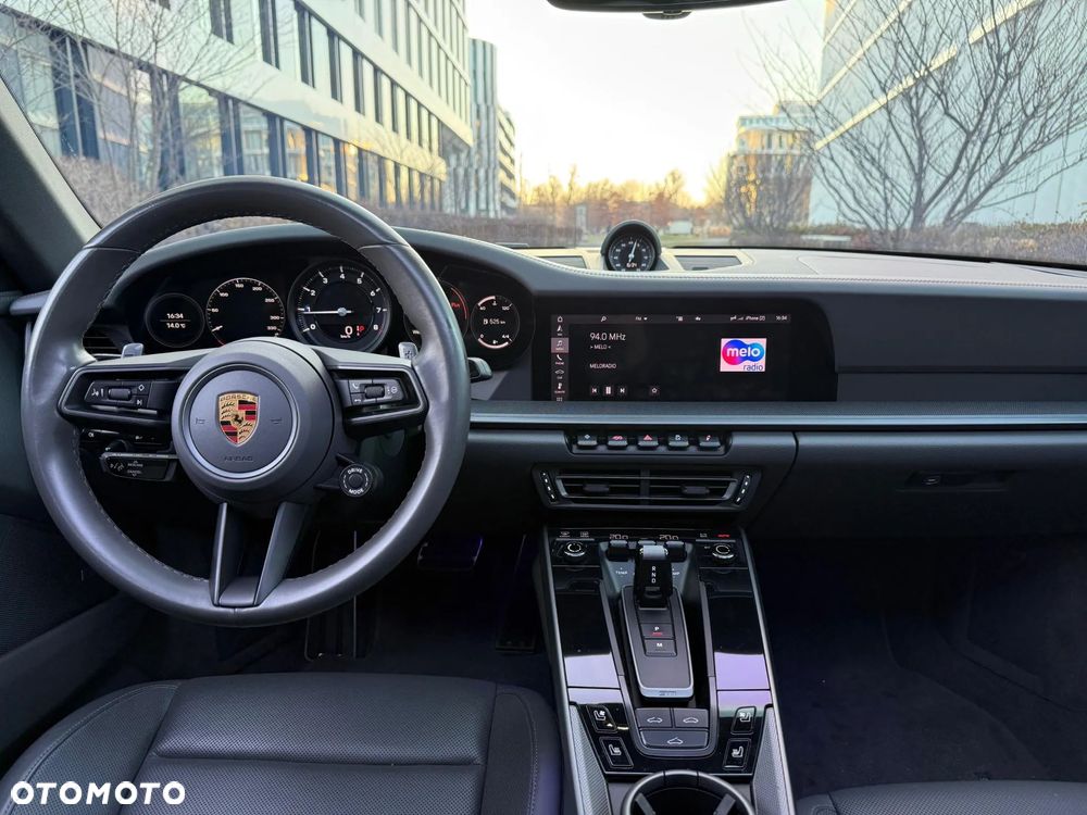 Porsche 911 Carrera - 25