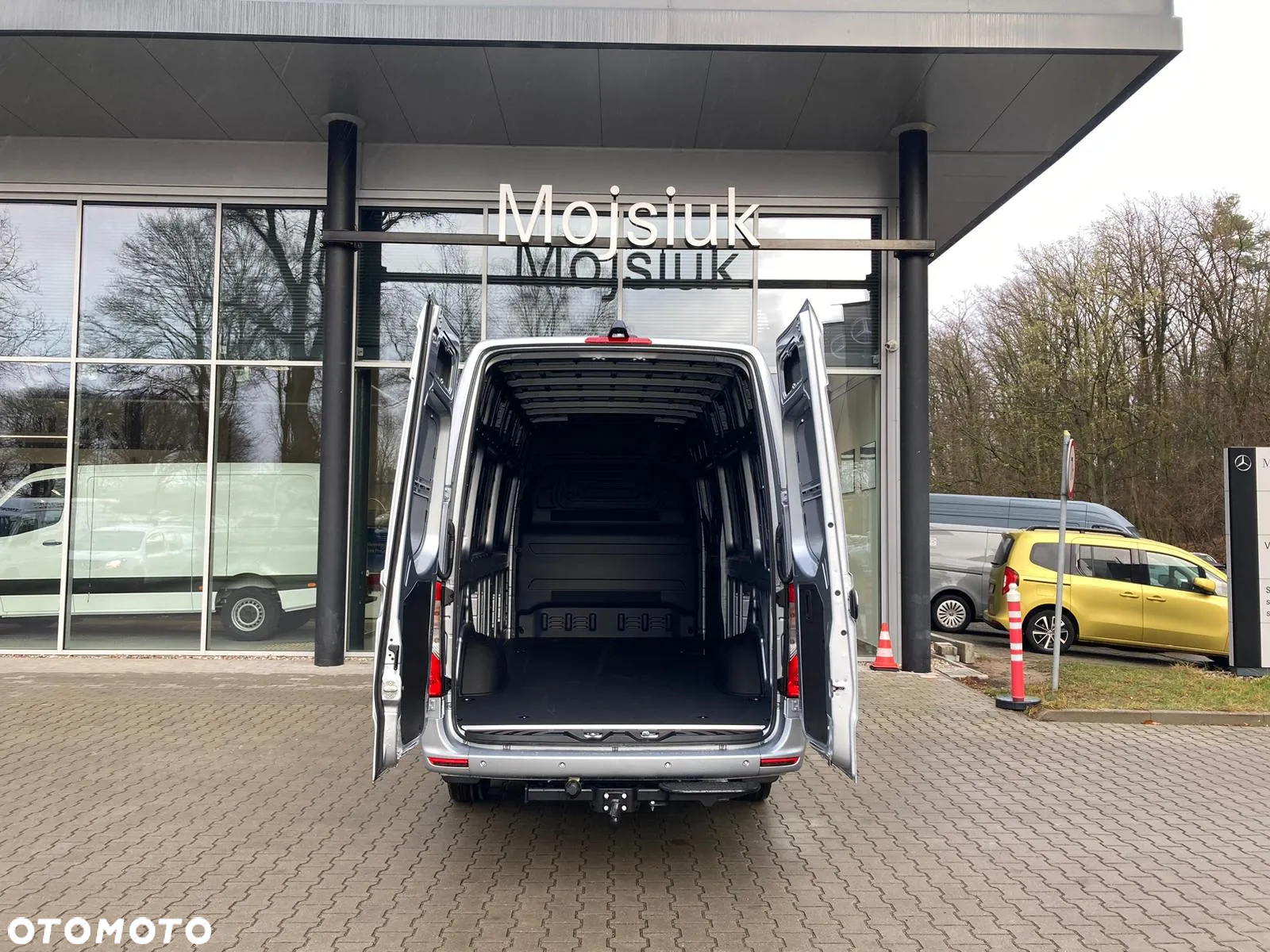 Mercedes-Benz eSprinter - 10